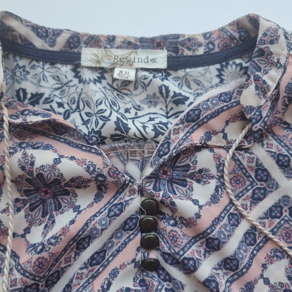 Printed top size xs by Rewind